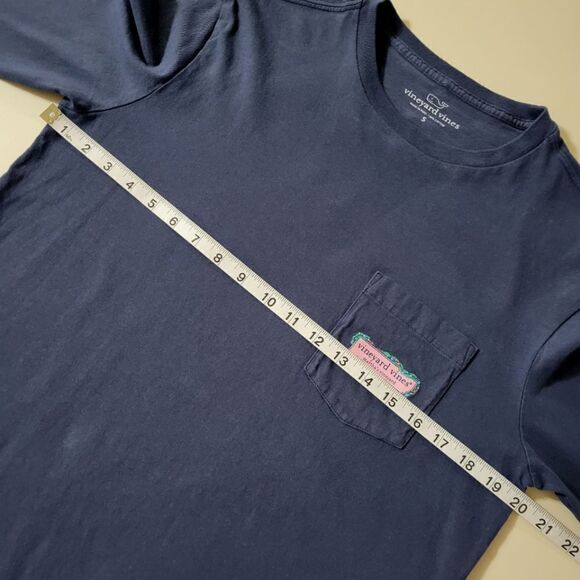 Vineyard Vines Garland Logo Box Long Sleeve Pocket Tee - Picture 6 of 16